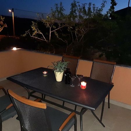 Lanelu Apartman Rogoznica  Exteriör bild