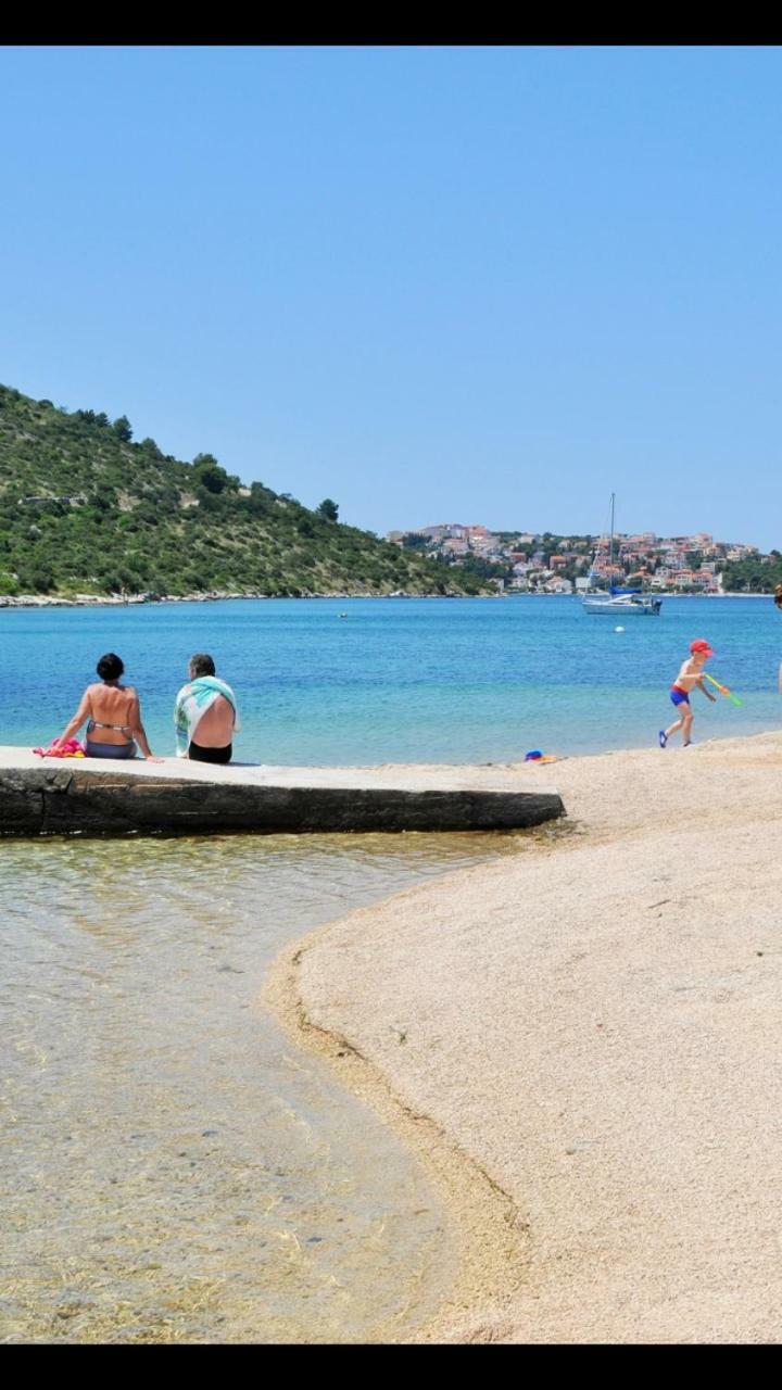 Lanelu Apartman Rogoznica  Exteriör bild
