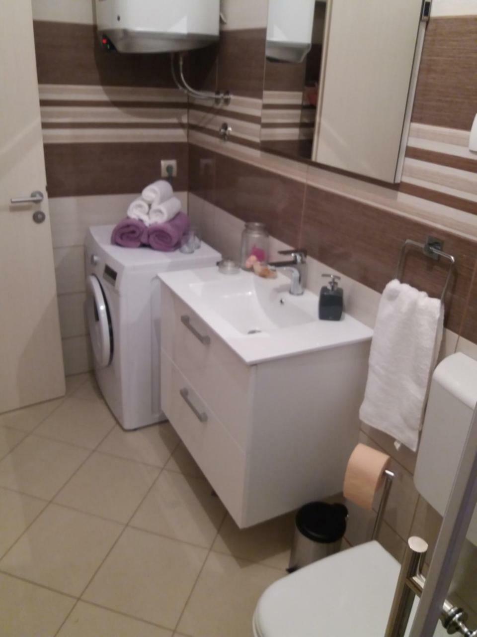 Lanelu Apartman Rogoznica  Exteriör bild