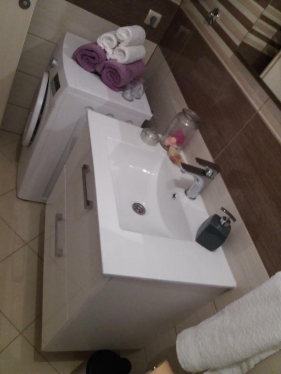 Lanelu Apartman Rogoznica  Exteriör bild