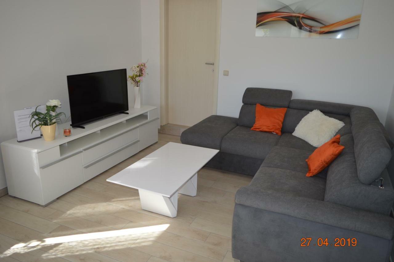 Lanelu Apartman Rogoznica  Exteriör bild