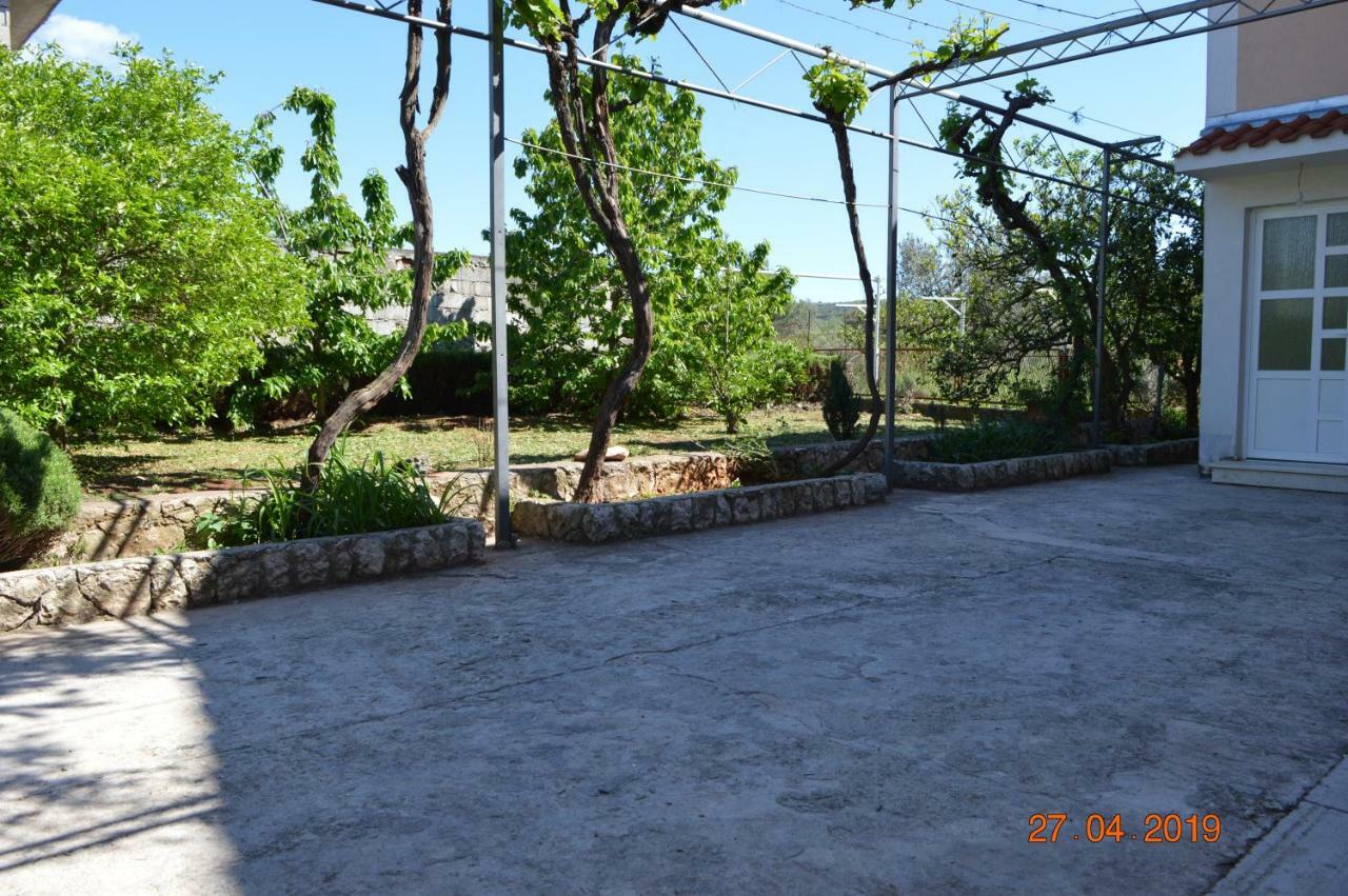 Lanelu Apartman Rogoznica  Exteriör bild