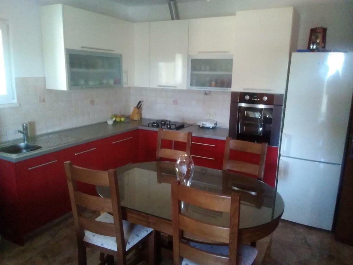 Lanelu Apartman Rogoznica  Exteriör bild